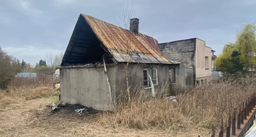 Podpalił pustostan i uciekł