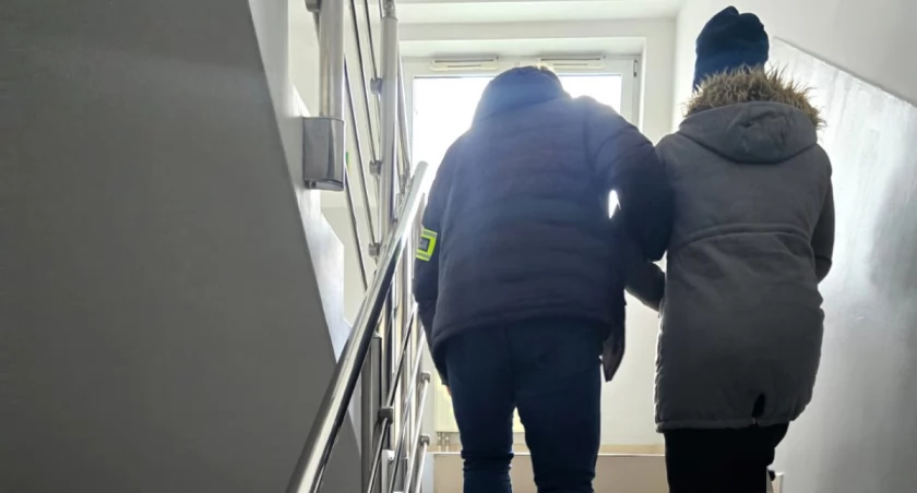 Gruzini wykorzystali nieuwagę kierowcy nagrał ich monitoring