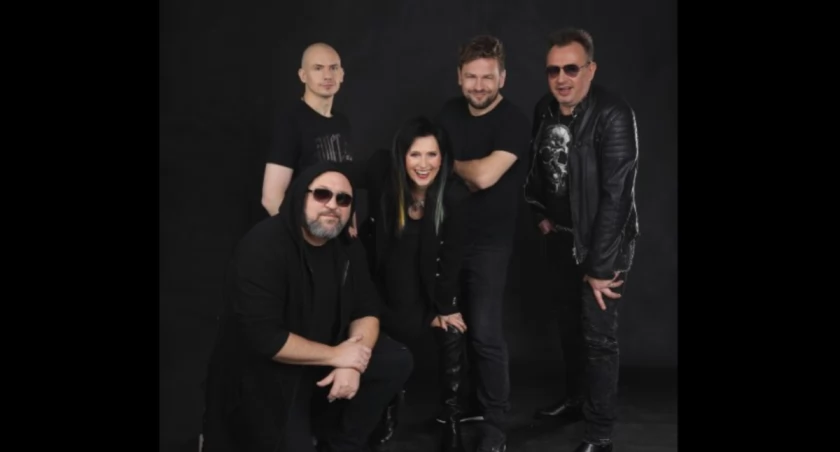 Koncert zespołu Wanda i Banda przy parku miejskim w Piasecznie