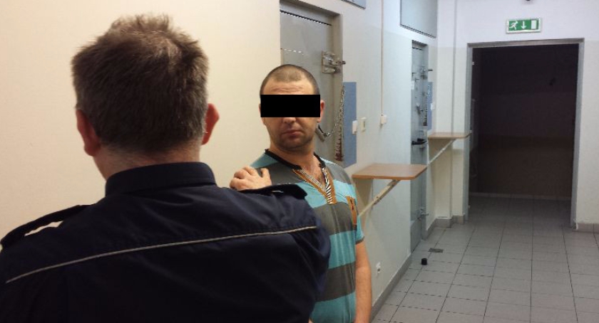 Groził nożem, oprócz odpowiedzialności karnej, będzie deportowany