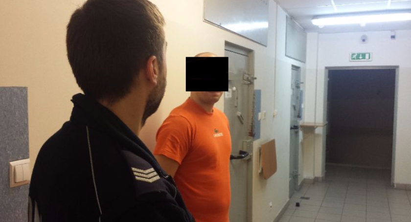 Podejrzewany o spowodowanie wypadku pod wpływem narkotyków, trafił do policyjnej celi