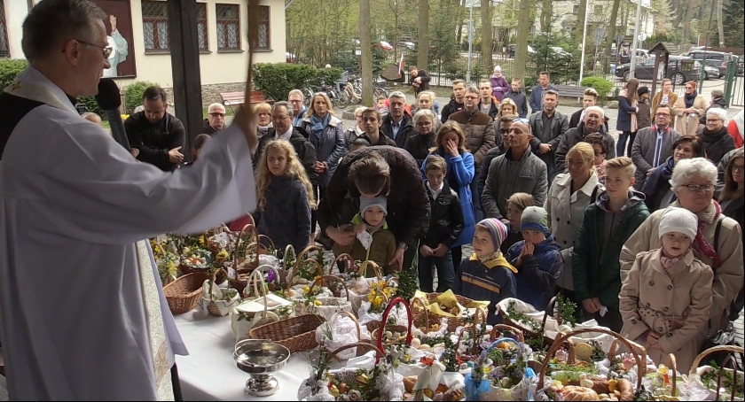 Święcenie pokarmów w Zalesiu Górnym