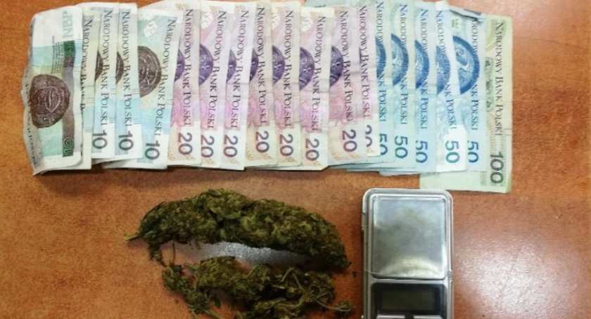 Dealer z klientem trafili do policyjnej celi