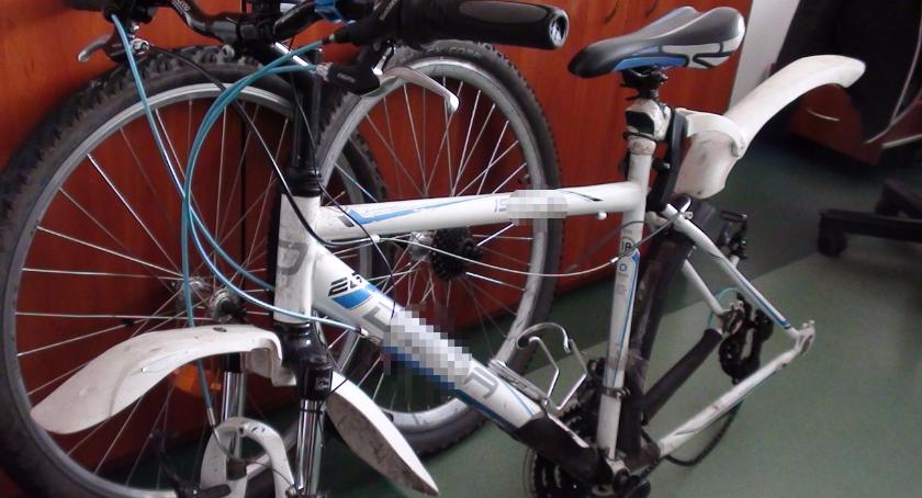 Jeden odpowie za kradzież roweru, drugi za posiadanie środków odurzających