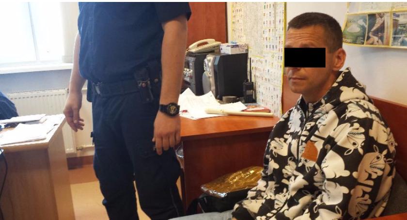 Dzielnicowi z Piaseczna zatrzymali 37-latka podejrzewanego o kradzieże