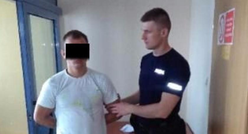 Jeden zniszczył przystanek i kwietniki, druki kradł rowery - trafili do policyjnej celi