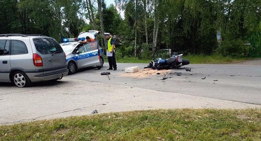 Wypadek motocyklisty, na przejeździe kolejowym i czterech nietrzeźwych kierowców to bilans minionej 