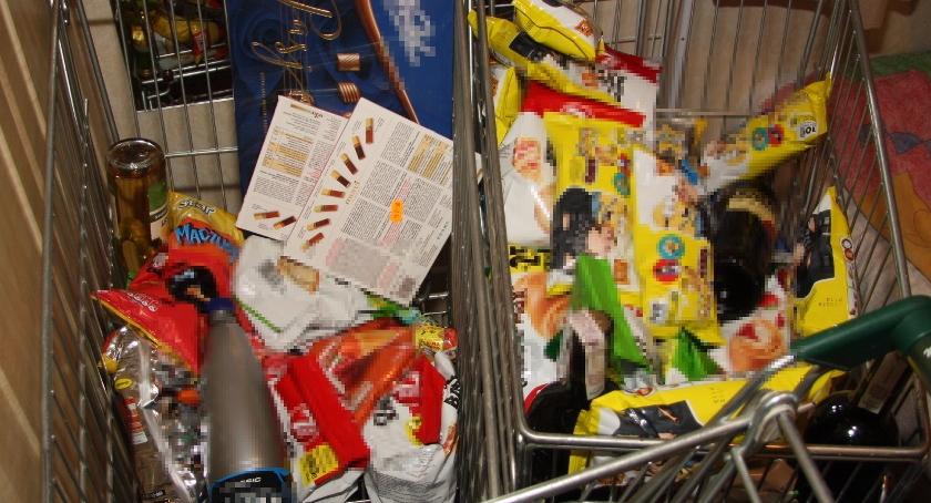 16 latkowie włamali się do supermarketu