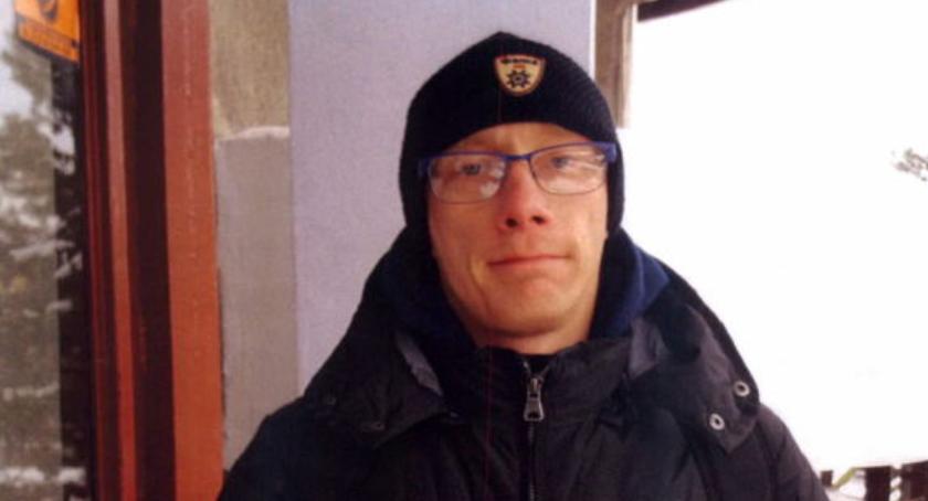 Oszust podaje się za policjanta