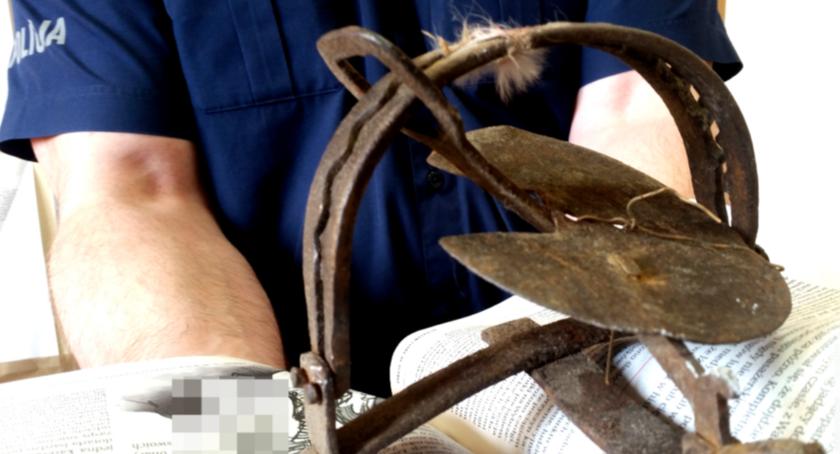 Uratowano kota, który wpadł w metalowy potrzask