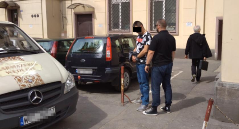 28-latek podejrzewany o udział w przestępstwach na policjanta