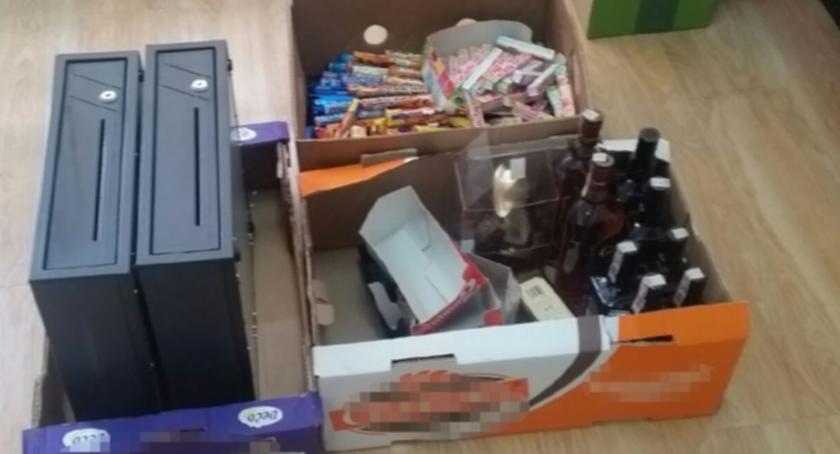 Po pościgu zatrzymano podejrzewanego o włamanie do supermarketu