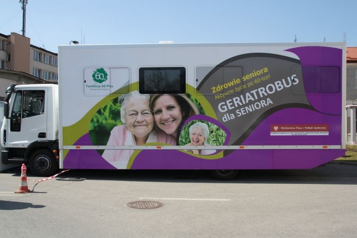 Geriatrobus zawitał do Piaseczna