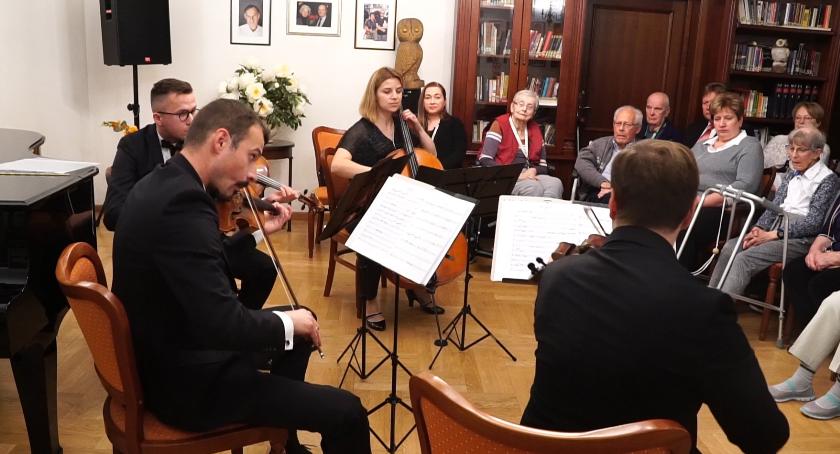Koncert muzyki poważnej w Domu Seniora Muzyka