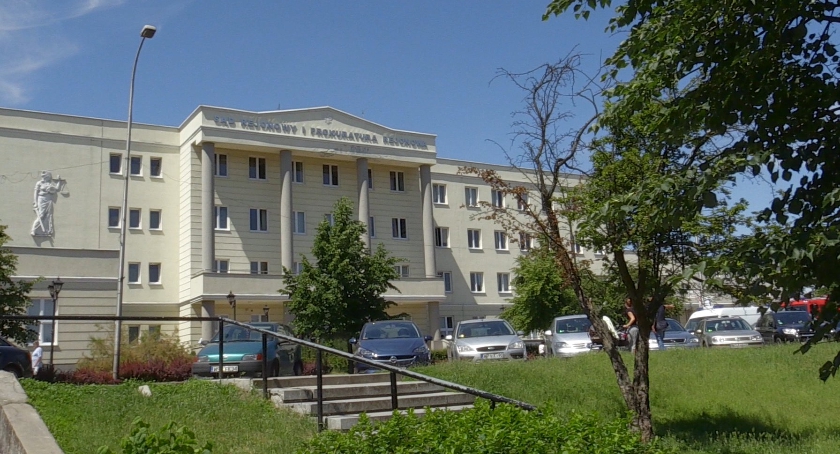 Ewakuacja Sądu Rejonowego w Piasecznie