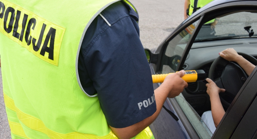 Policjant po służbie zatrzymał kierowcę, który miał ponad 3 promile