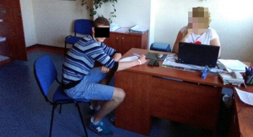 18-latek odpowie za zniszczenie dwóch przystanków komunikacji miejskiej