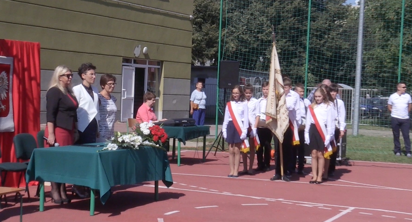 Rozpoczęcie roku szkolnego w SP 5 w Piasecznie
