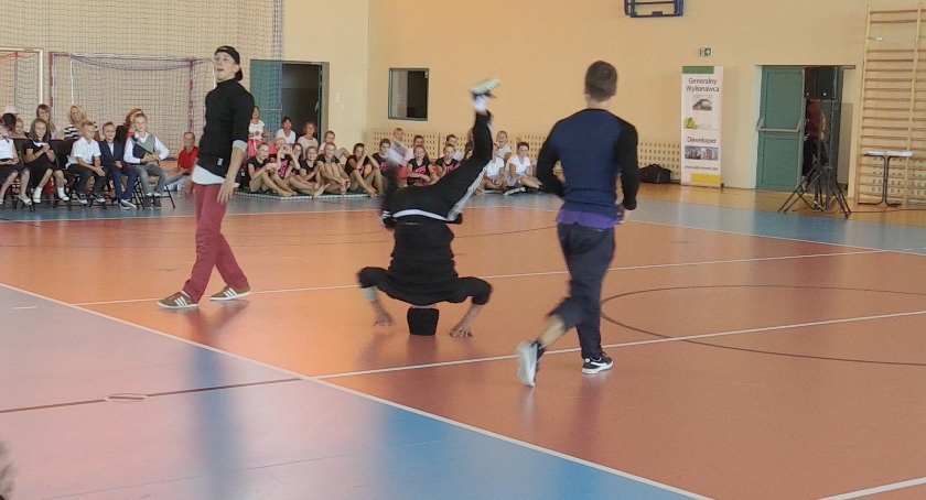 Break dance show w wykonaniu elitarnej grupy Battle Tribe Crew