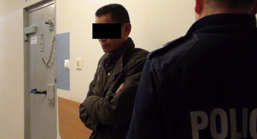 Dwaj obywatele Wietnamu trafili do policyjnej celi