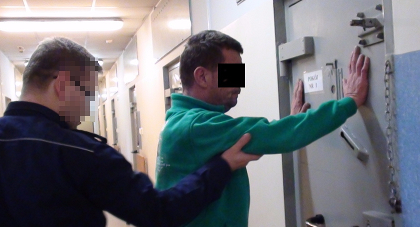 Po kolizji, staranował samochód który go zablokował