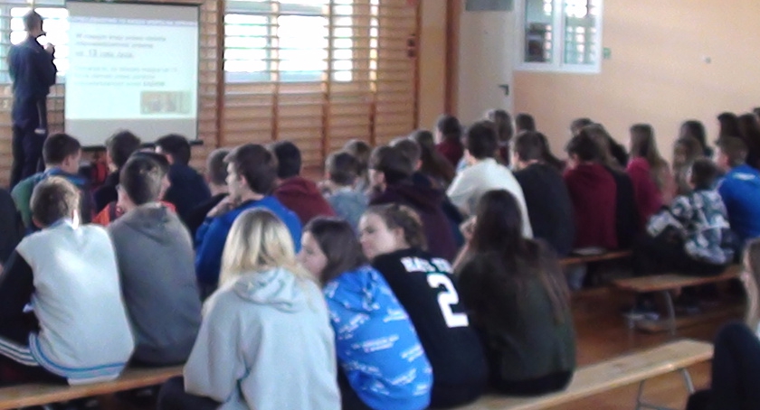 Prelekcja o bezpieczeństwie w Zespole Szkół Publicznych w Józefosławiu