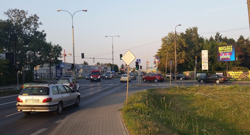 Jechał z centrum do Ursusa bez uprawnień kierowcy, a teraz może posiedzieć ze 2 lata