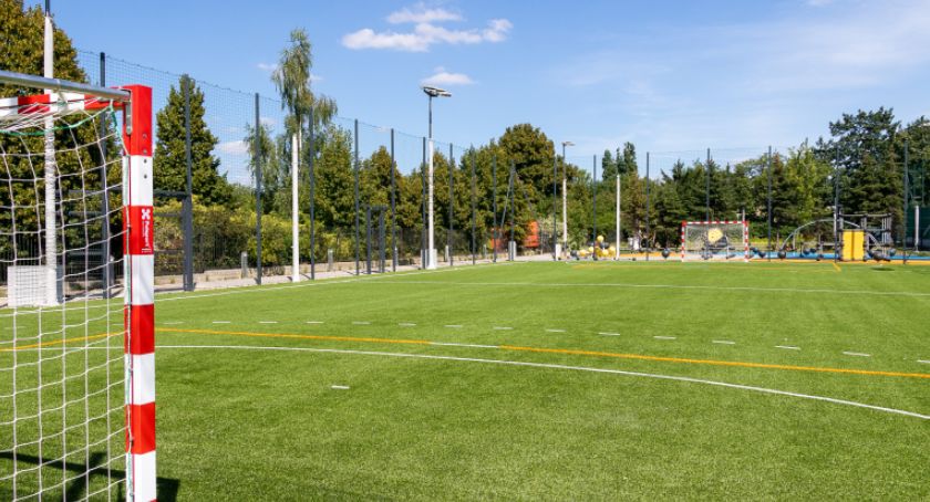 Otwarte obiekty sportowe w Ursusie: harmonogram, zasady