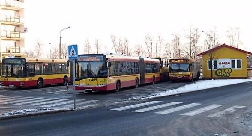 Czym częściej podróżuje mieszkaniec Ursusa: autobusem, autem czy koleją? A może chodzi piechotą?