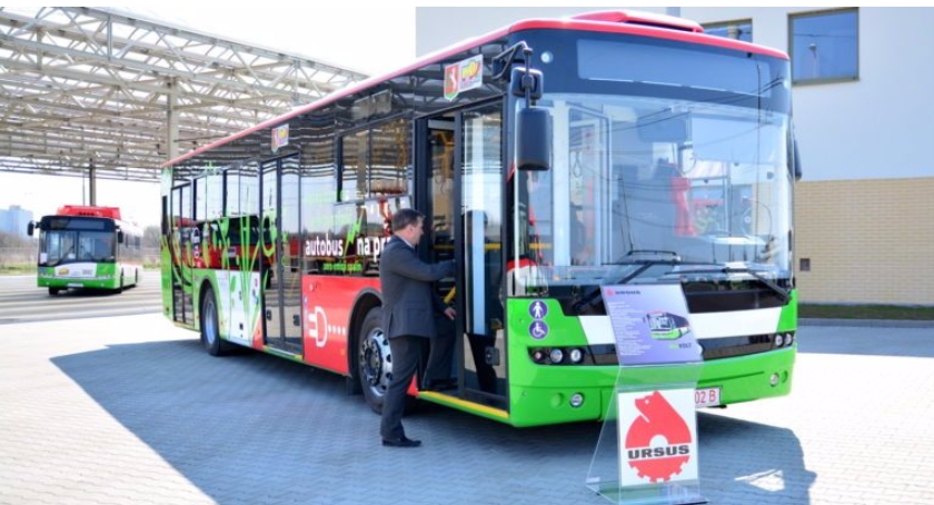 Zakłady Ursus wspomogą Warszawę: MZA kupuje u nich autobusy na prąd i klasyczne, ale oszczędne