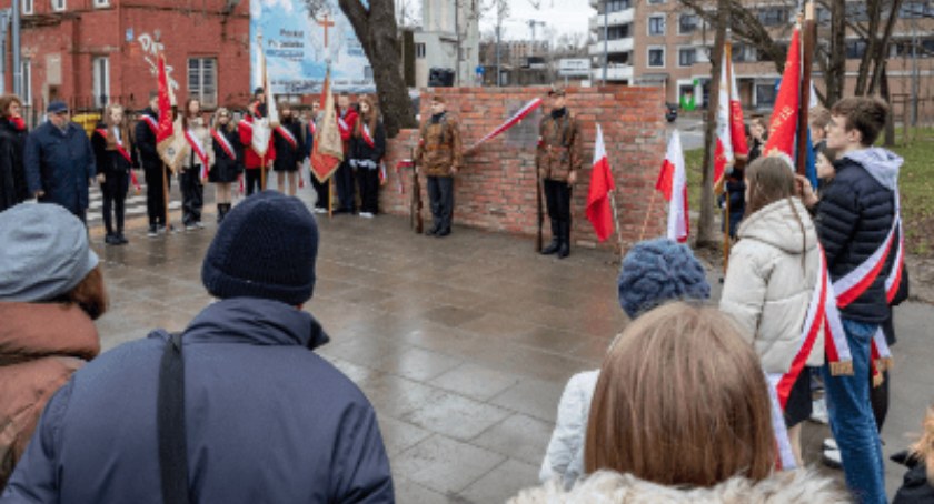 Upamiętnienie plutonu 
