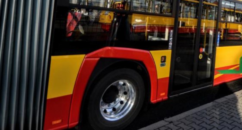 Autobusy powinny być większe i jeździć częściej