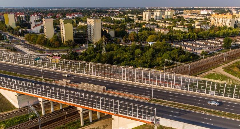 Budowa dróg  dojazdowych do wiaduktu WD - 64 priorytetowym zadaniem dzielnicy