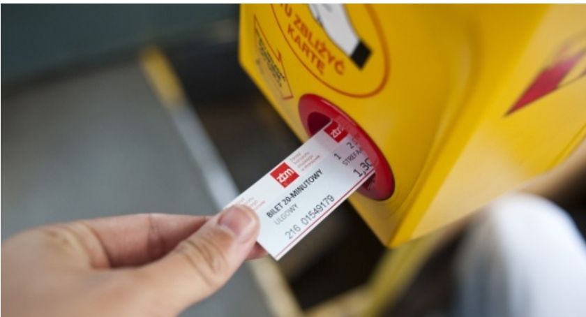 Uczniowie podstawówek będą jeździć bez biletu? Jest interpelacja!