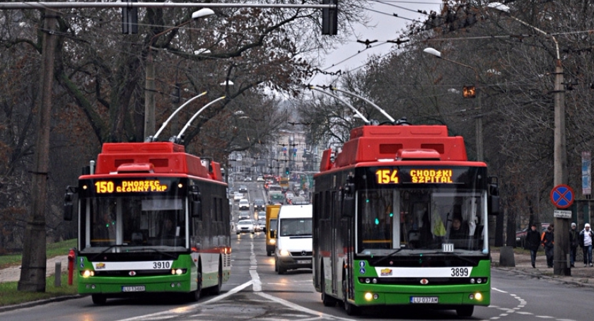 Elektryczne autobusy z Ursusa wyjadą na ulice Warszawy… na uwięzi