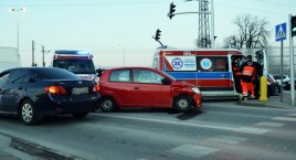 Skręcał na zakazie, doprowadził do zderzenia