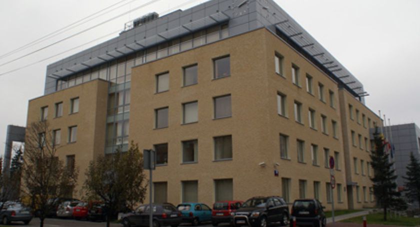 Praca urzędu powiatowego w Pruszkowie w czasie zagrożenia wirusem COVID-19 