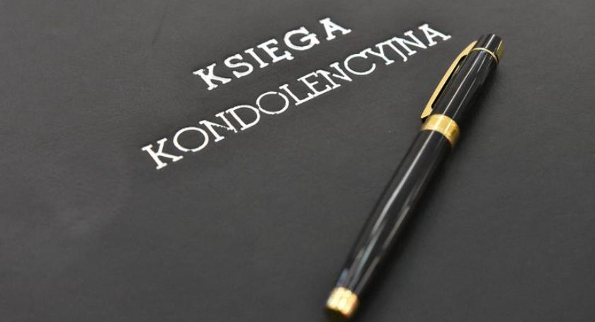 Księga Kondolencyjna dostępna będzie w sali nr 21 w Urzędzie Miasta Pruszkowa