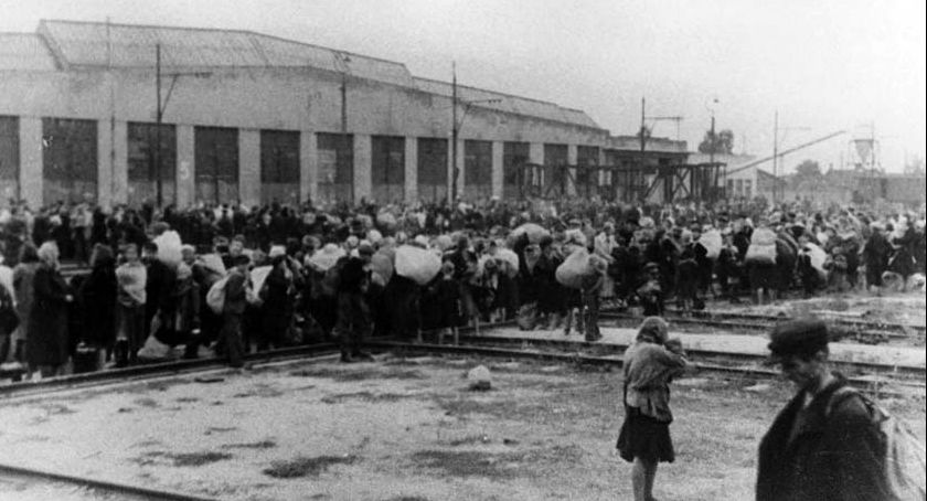 Obchody Dnia Pamięci Więźniów Obozu Dulag 121 i Niosących Im Pomoc w Pruszkowie