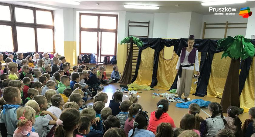 Spektakle ekologiczne w pruszkowskich szkołach