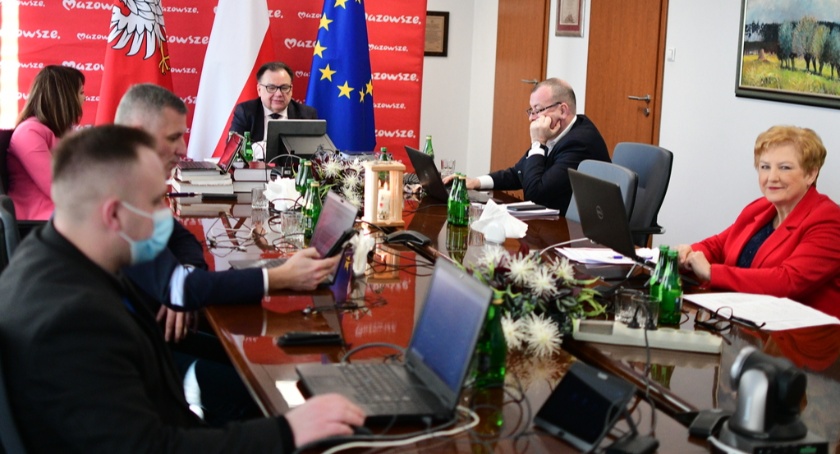 Mazowsze stawia na inwestycje i pomoc lokalnym samorządom