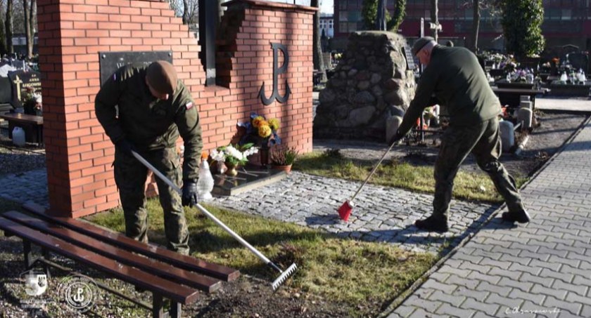 Czerpiemy tradycje, pielęgnujemy pamięć… Obchody 80. rocznicy utworzenia Armii Krajowej