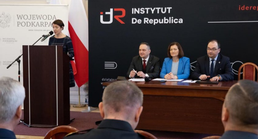 Instytucja Prezydenta w Polsce na przestrzeni ostatnich stu lat