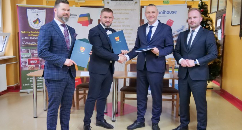 Podpisanie umowy na rozbudowę, przebudowę i nadbudowę Szkoły Podstawowej nr 3 Pruszkowie