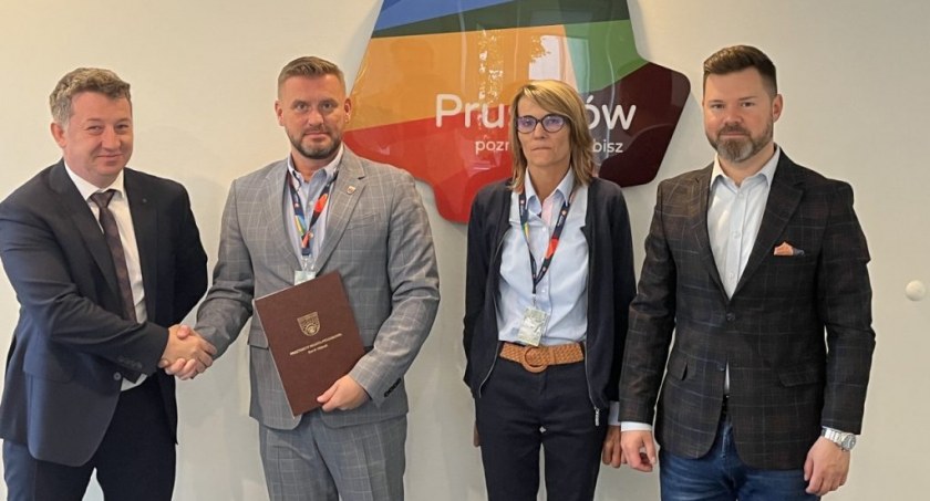 Podpisanie umowy na zagospodarowanie terenów wzdłuż rzeki Utraty