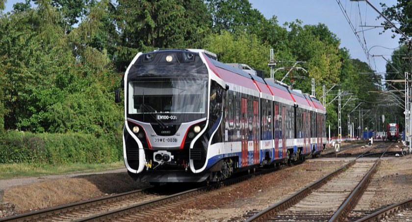 ZMIANA ORGANIZACJI RUCHU POCIĄGÓW NA LINII WKD W DNIU 25.08.2023 (PIĄTEK)