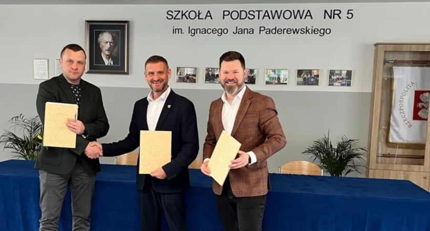 Podpisana umowa na budowę ścieżki rowerowej od ul. Rusałki do ul. Długosza