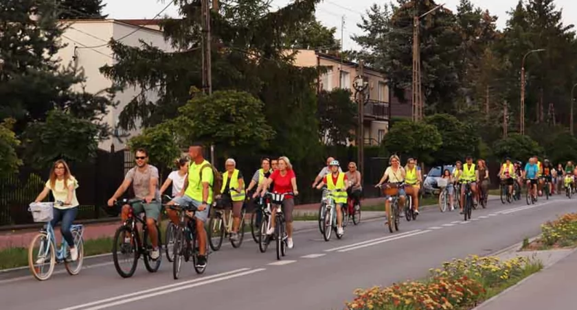 Brwinowska Masa Krytyczna - rowerowy początek lata