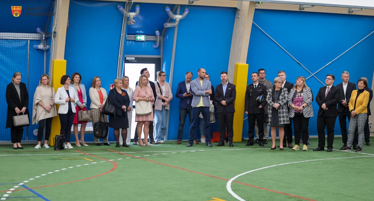 Hala sportowa przy Szkole Podstawowej nr 1 w Pruszkowie oficjalnie otwarta