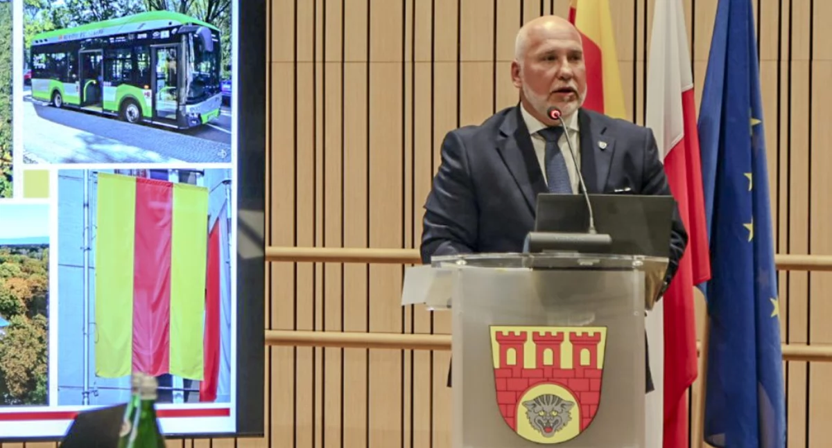 Udzielenie absolutorium i wotum zaufania dla Piotra Bąka, prezydenta miasta Pruszkowa